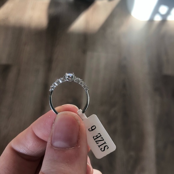 Sterling Silver ring - Picture 2 of 5